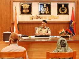 पुलिस अधीक्षक कुशीनगर द्वारा पुलिस कार्यालय में जनता की सुनी बात !